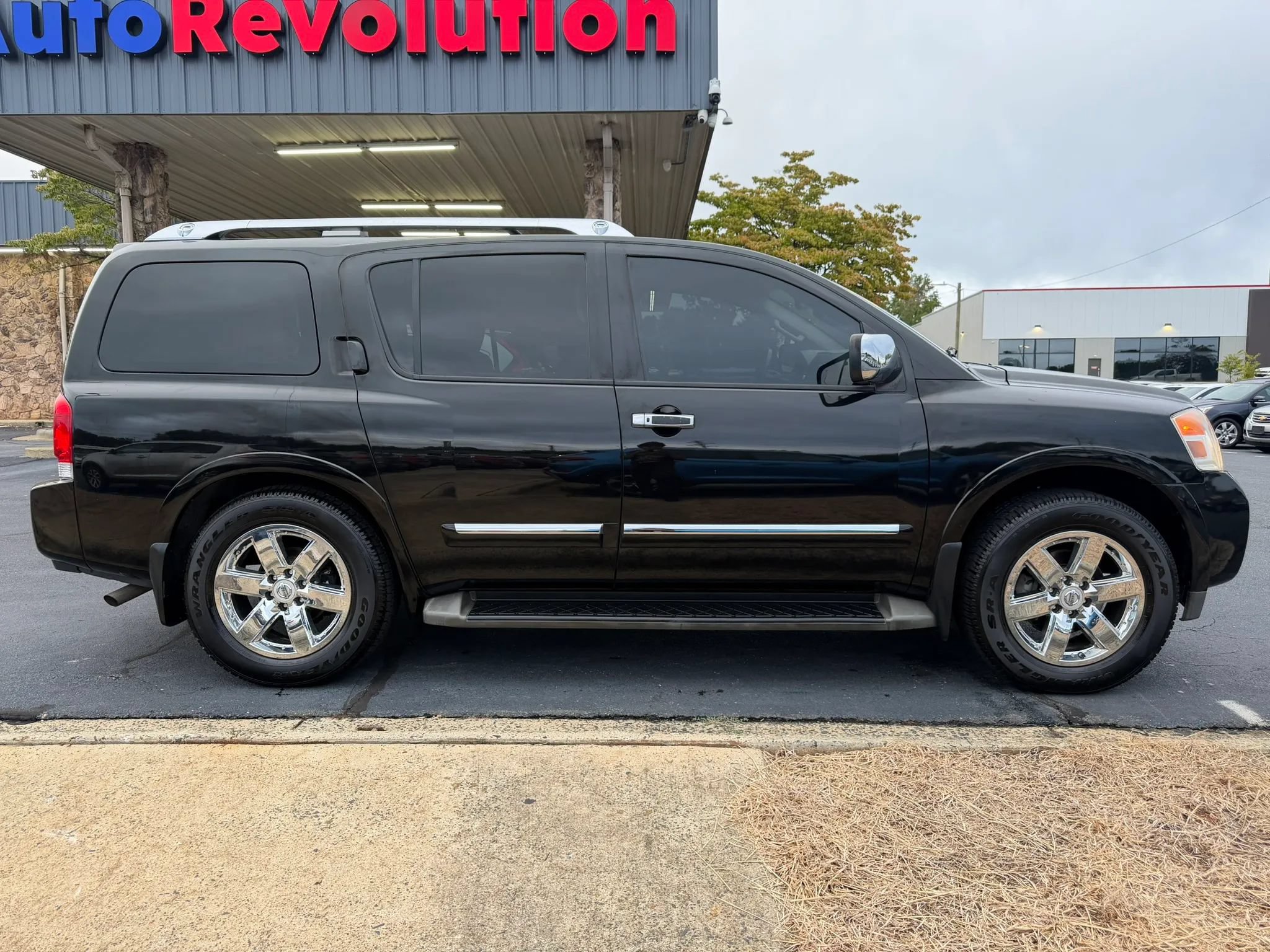 Used 2013 Nissan Armada Platinum AWD/4WD image 8