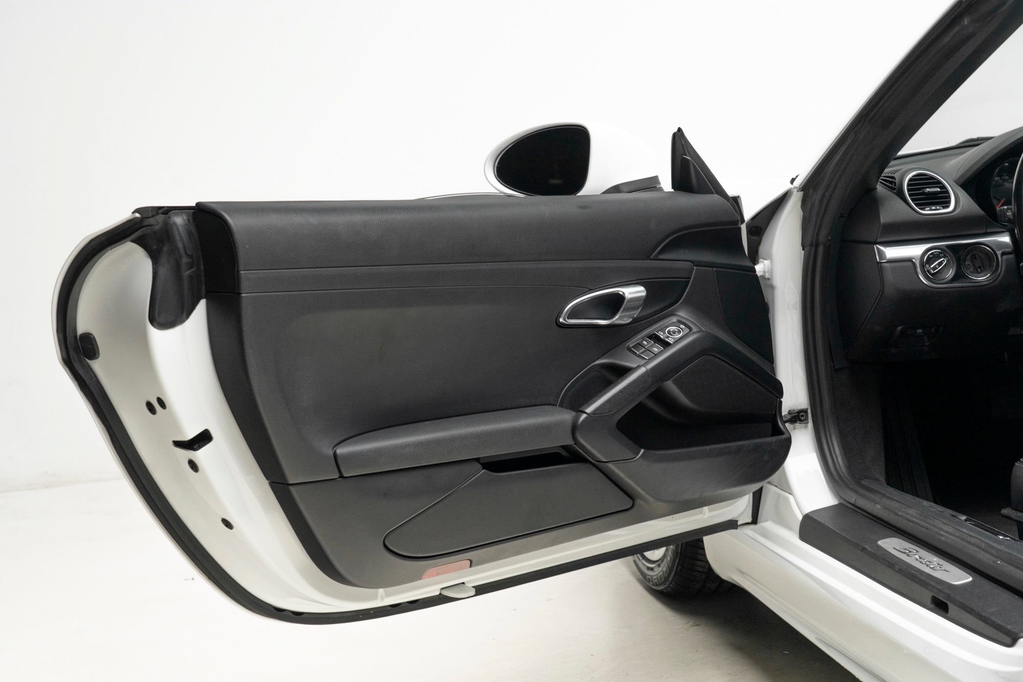 Used 2022 Porsche 718 Boxster RWD image 19