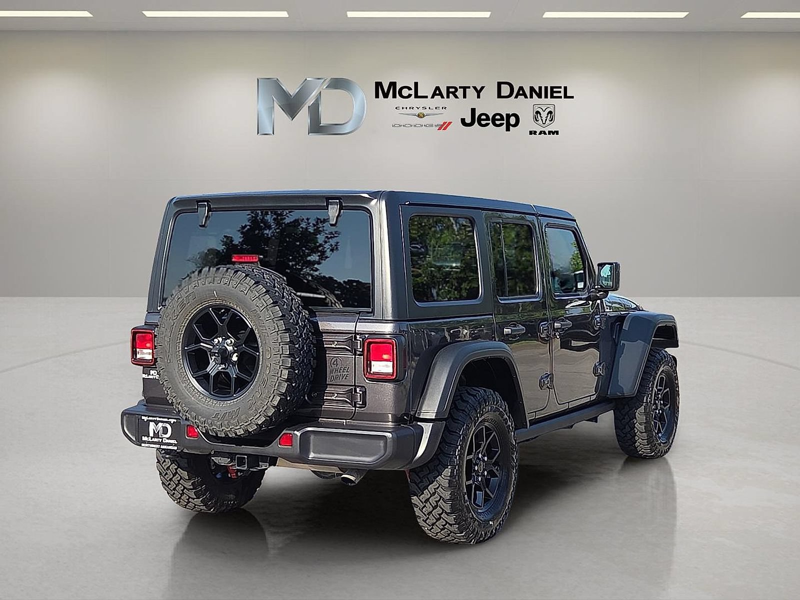 Used 2025 Jeep Wrangler Unlimited Sport AWD/4WD image 5
