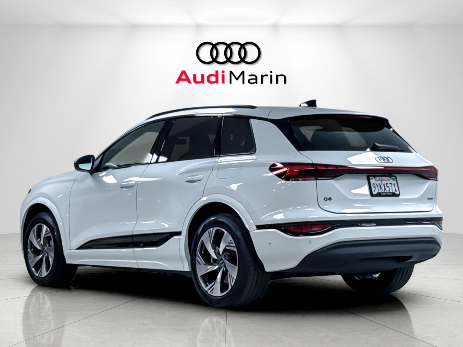 Certified 2025 Audi Q6 e-tron Premium Plus AWD/4WD image 3