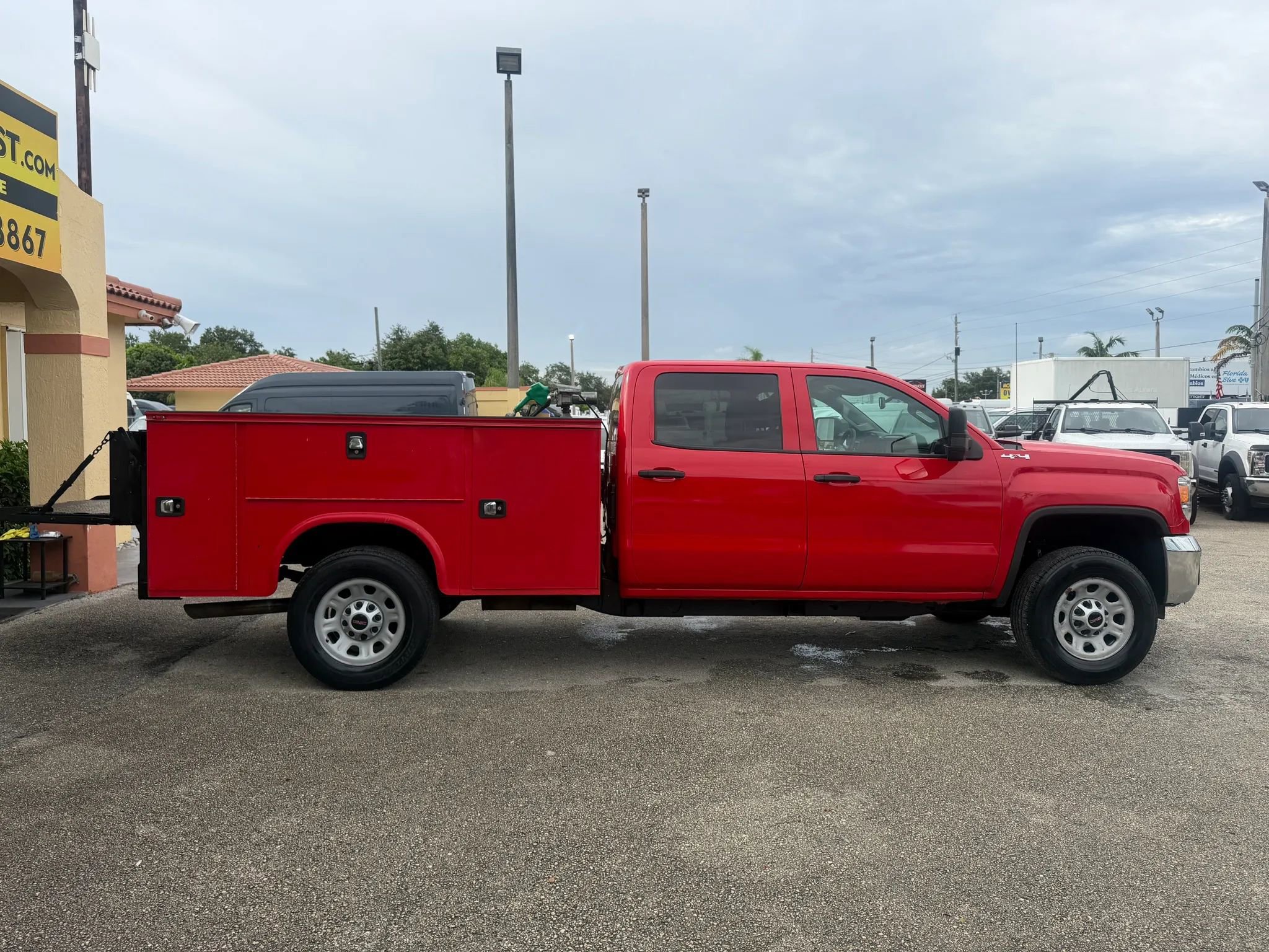 Used 2017 GMC Sierra 3500 4x4 Crew Cab w/ Snow Plow Prep Package image 7