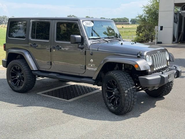 Used 2017 Jeep Wrangler Unlimited Sahara w/ Connectivity Group AWD/4WD image 13
