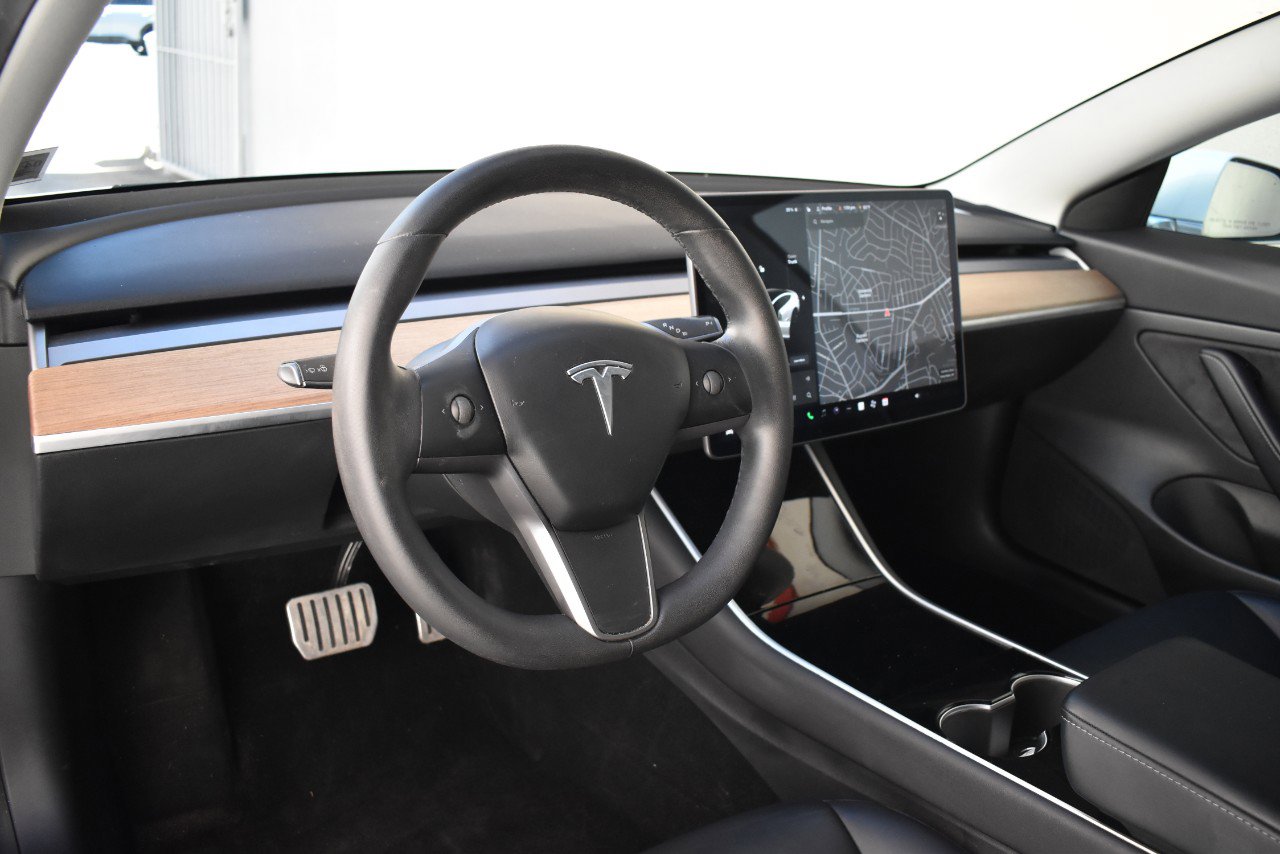 Used 2023 Tesla Model 3 Standard Range image 14