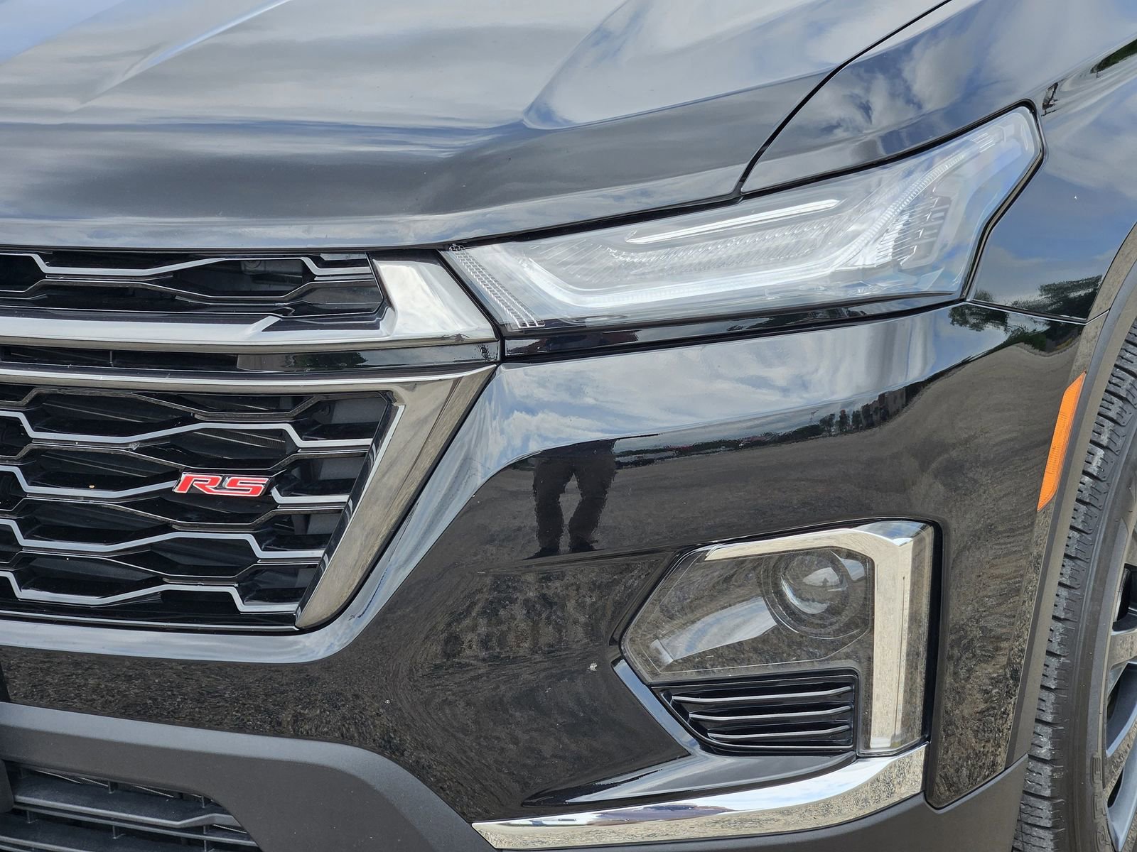 Used 2023 Chevrolet Traverse RS image 11