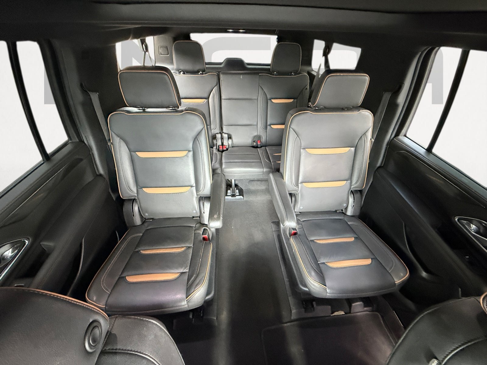 Used 2024 GMC Yukon XL AT4 w/ AT4 Premium Plus Package AWD/4WD image 18