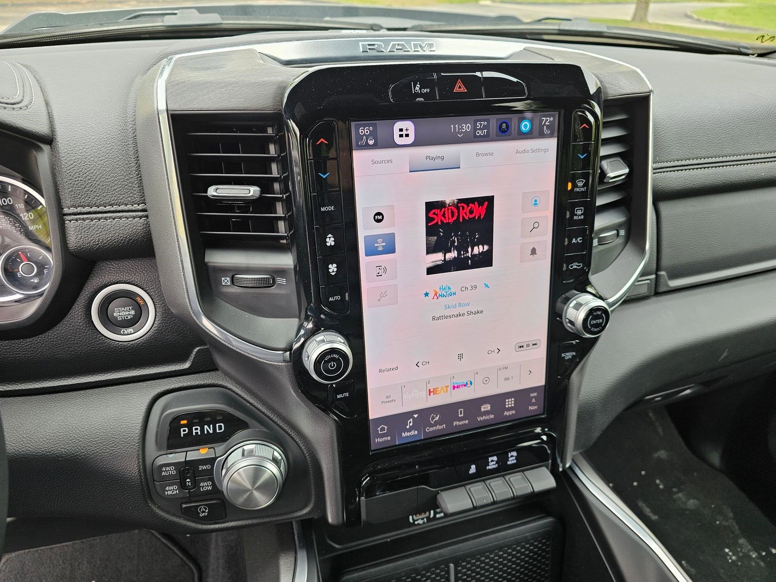 Used 2025 RAM 1500 Laramie w/ Sport Appearance Package AWD/4WD image 19