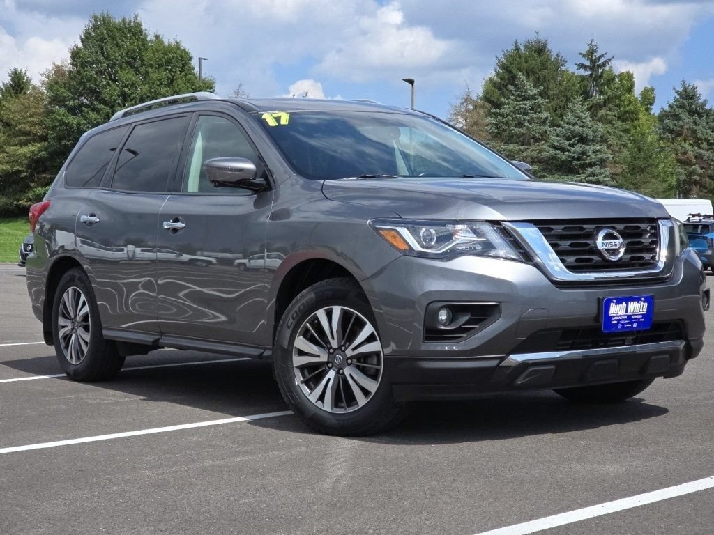 Used 2017 Nissan Pathfinder SL w/ SL Premium Package AWD/4WD image 2