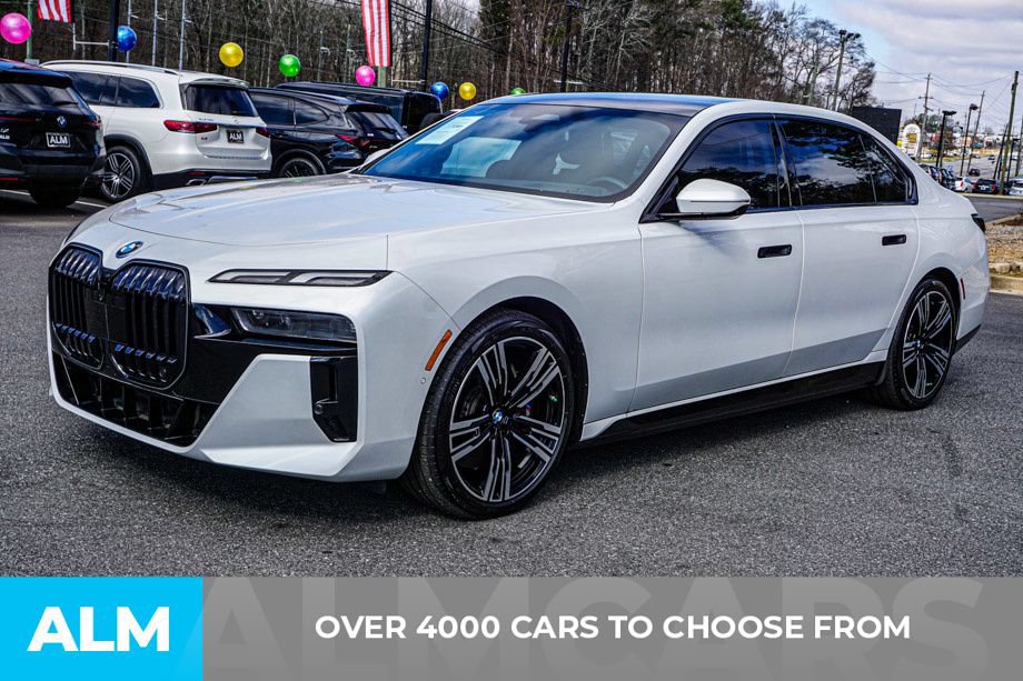 Used 2025 BMW i7 eDrive50 w/ M Sport Package RWD image 3