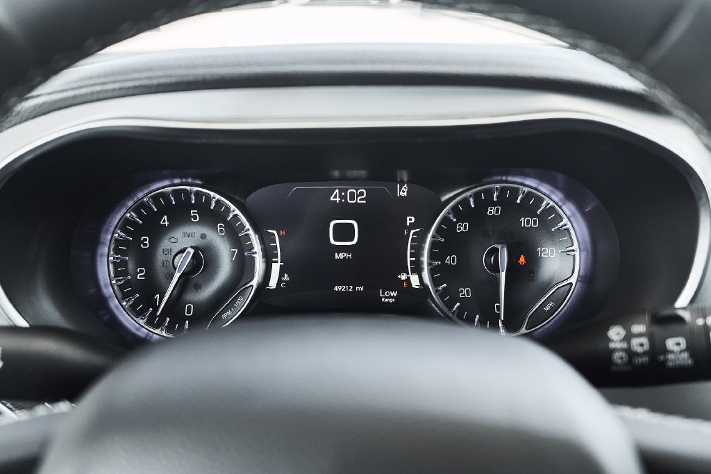 Used 2025 Chrysler Pacifica Limited FWD image 35