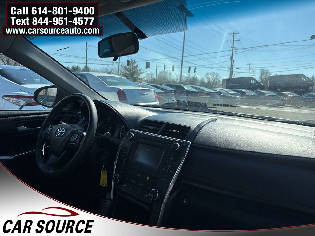 Used 2016 Toyota Camry LE image 31