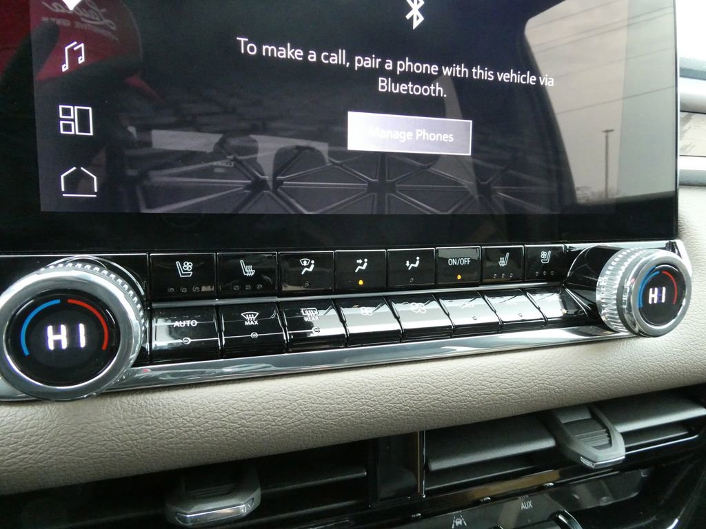 Certified 2024 GMC Canyon Denali image 28