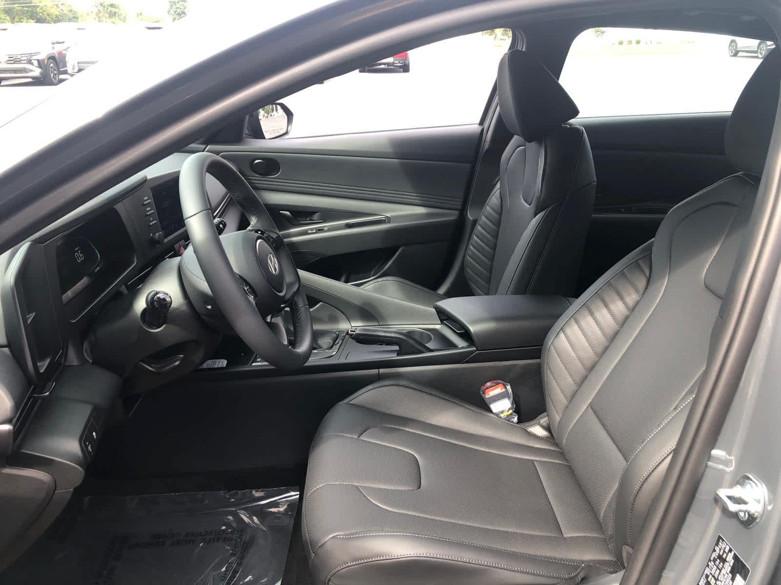 New 2026 Hyundai Elantra SEL Sport FWD image 7