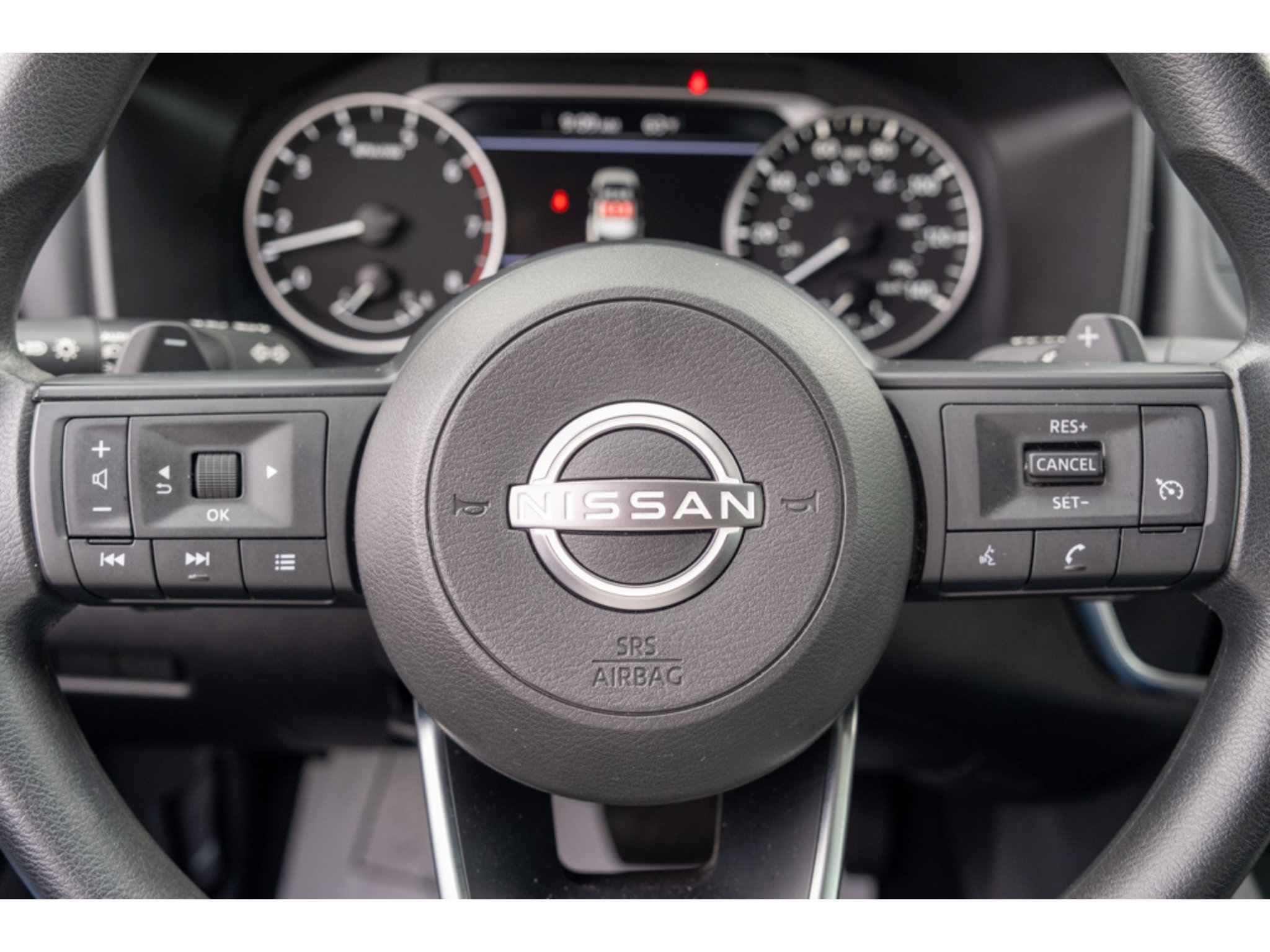 Used 2023 Nissan Rogue S FWD image 16