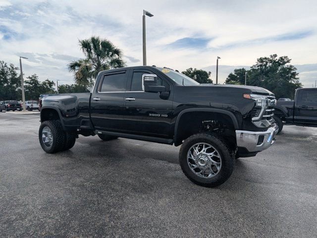 Used 2024 Chevrolet Silverado 3500 LTZ w/ LTZ Convenience Package AWD/4WD image 3