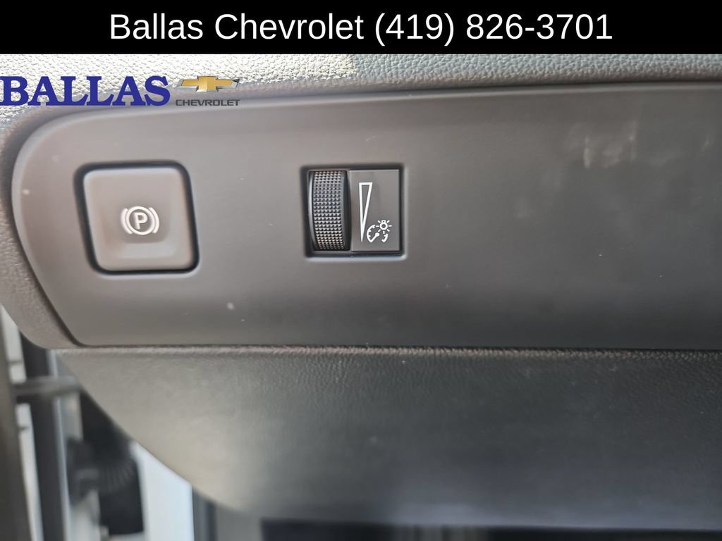 Used 2022 Buick Enclave Essence w/ Sport Touring Edition FWD image 18