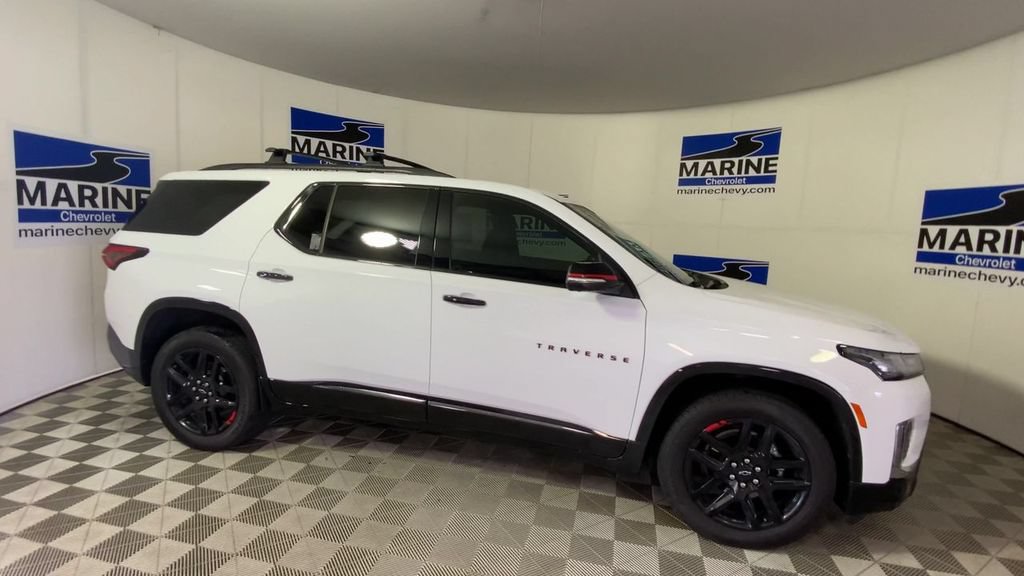 Used 2023 Chevrolet Traverse Premier w/ Redline Edition FWD image 3