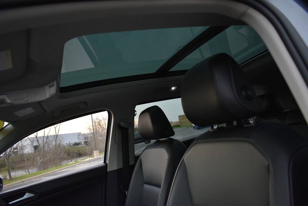 Used 2019 Volkswagen Tiguan SE AWD/4WD image 13