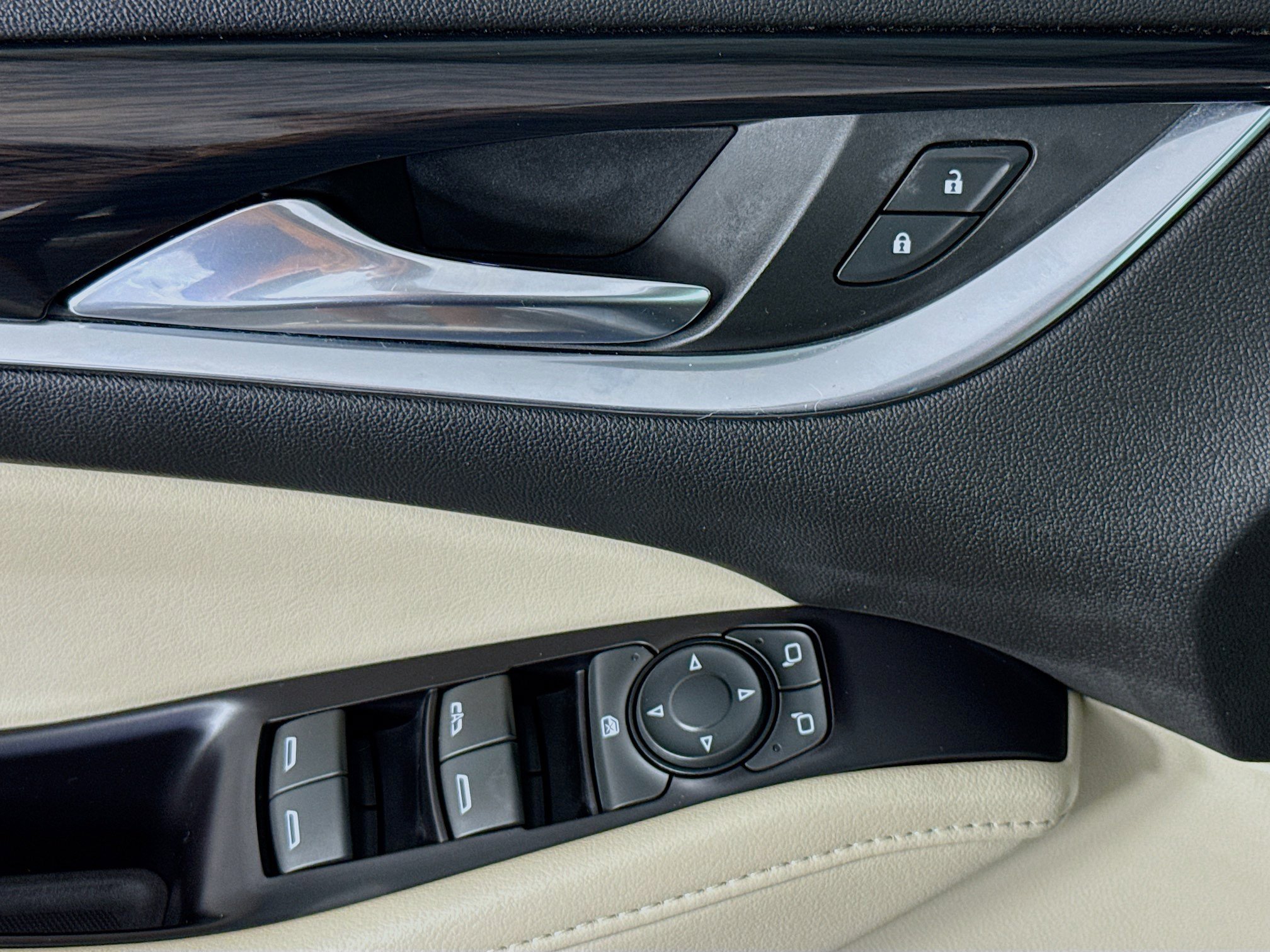 Used 2019 Buick Enclave Essence AWD/4WD image 41