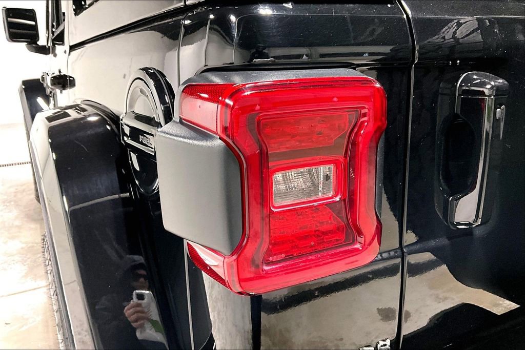 Used 2020 Jeep Wrangler Unlimited Sahara image 40