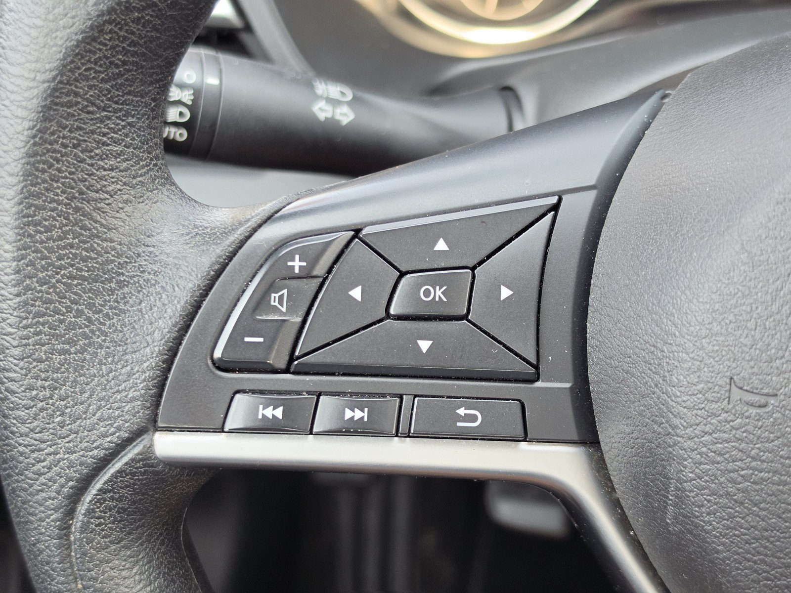 Used 2025 Nissan Altima 2.5 SV FWD image 16