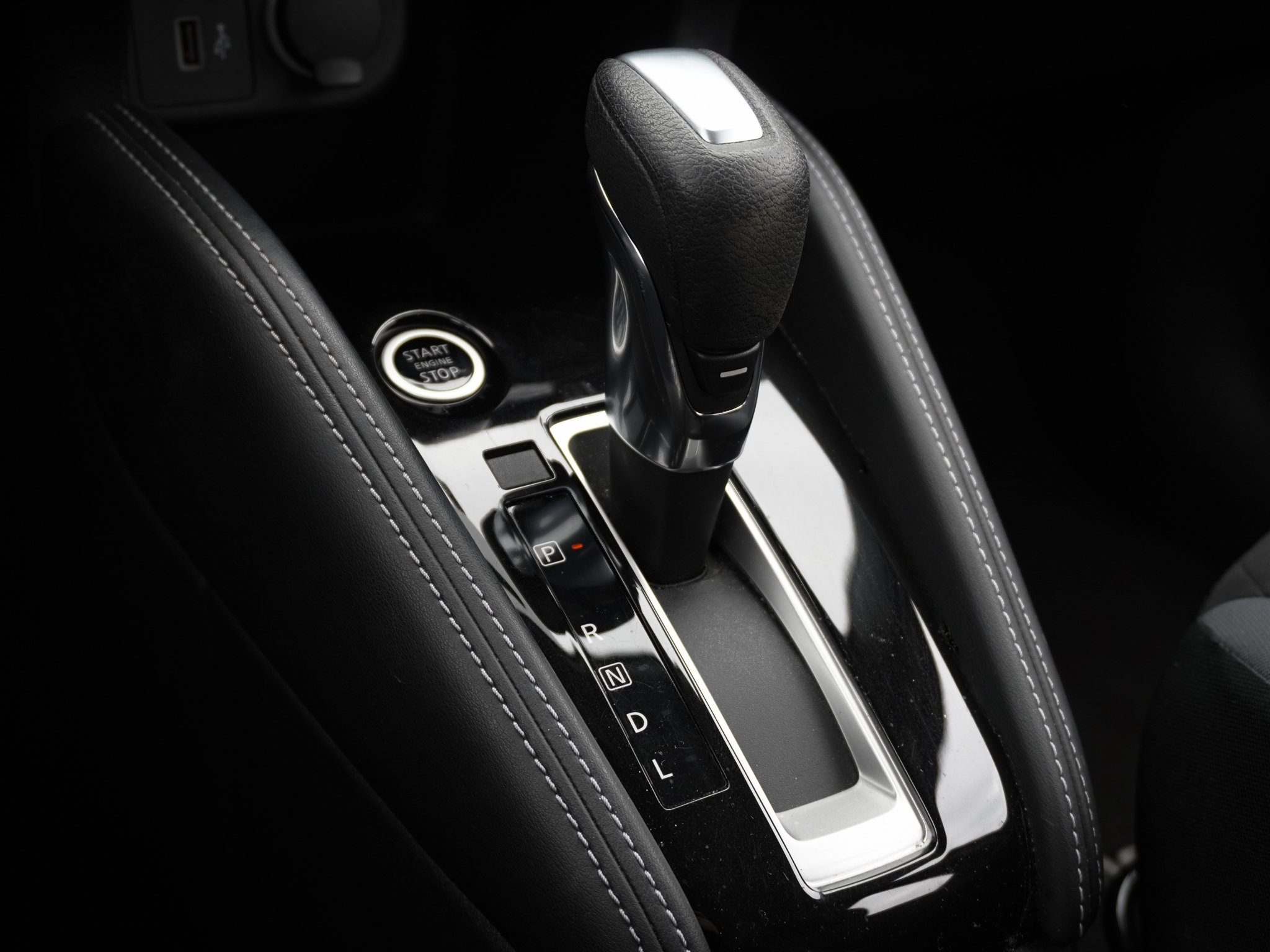 Used 2019 Nissan Kicks S image 26