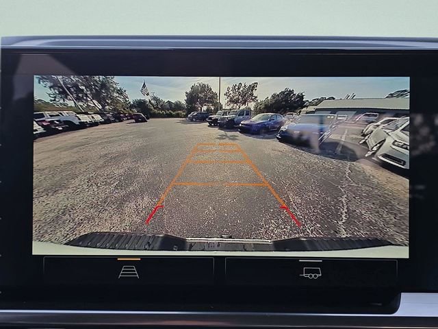 Used 2025 Chevrolet Silverado 2500 LT w/ Convenience Package image 16