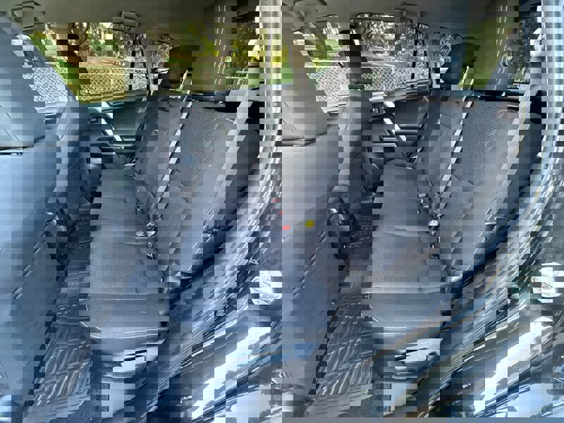 Used 2018 Toyota RAV4 LE image 14