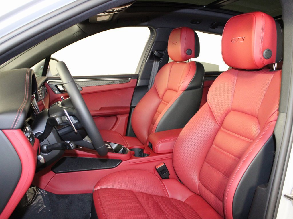 New 2026 Porsche Macan GTS image 5