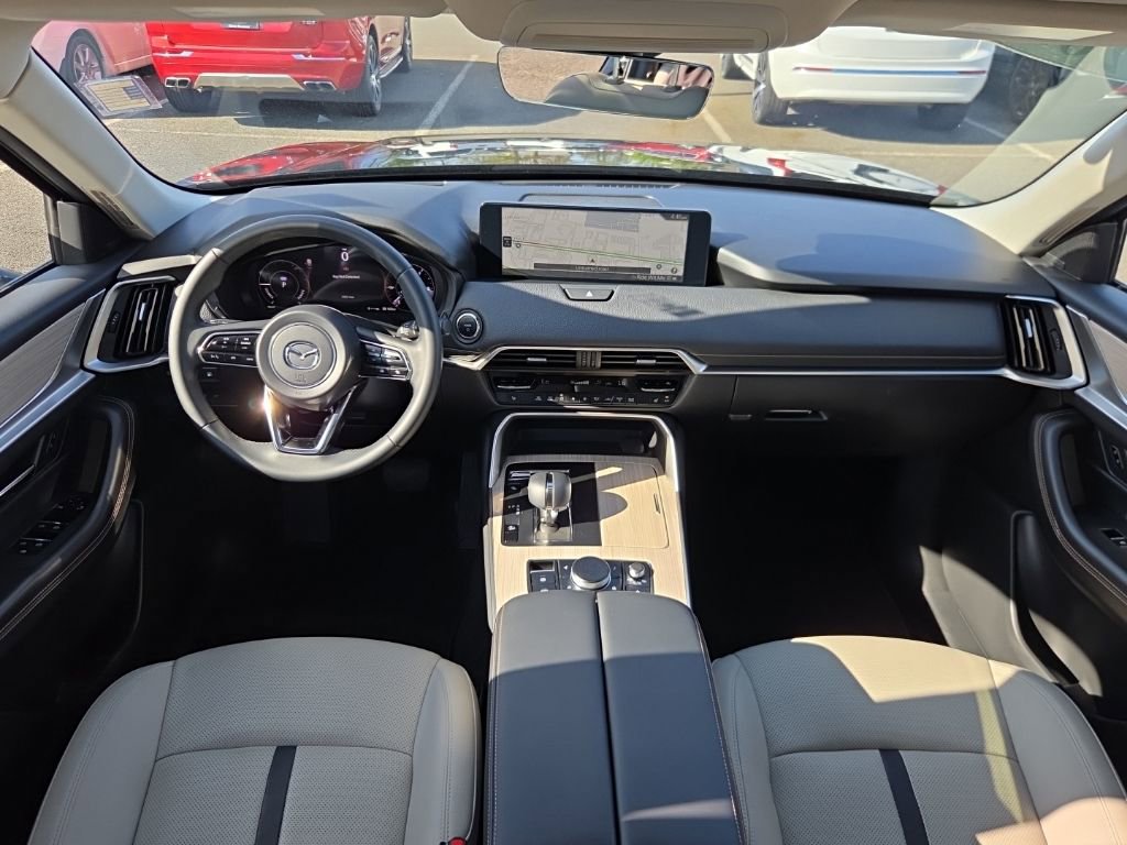 Used 2025 MAZDA CX-70 Plug-In Hybrid w/ Premium Pkg image 5