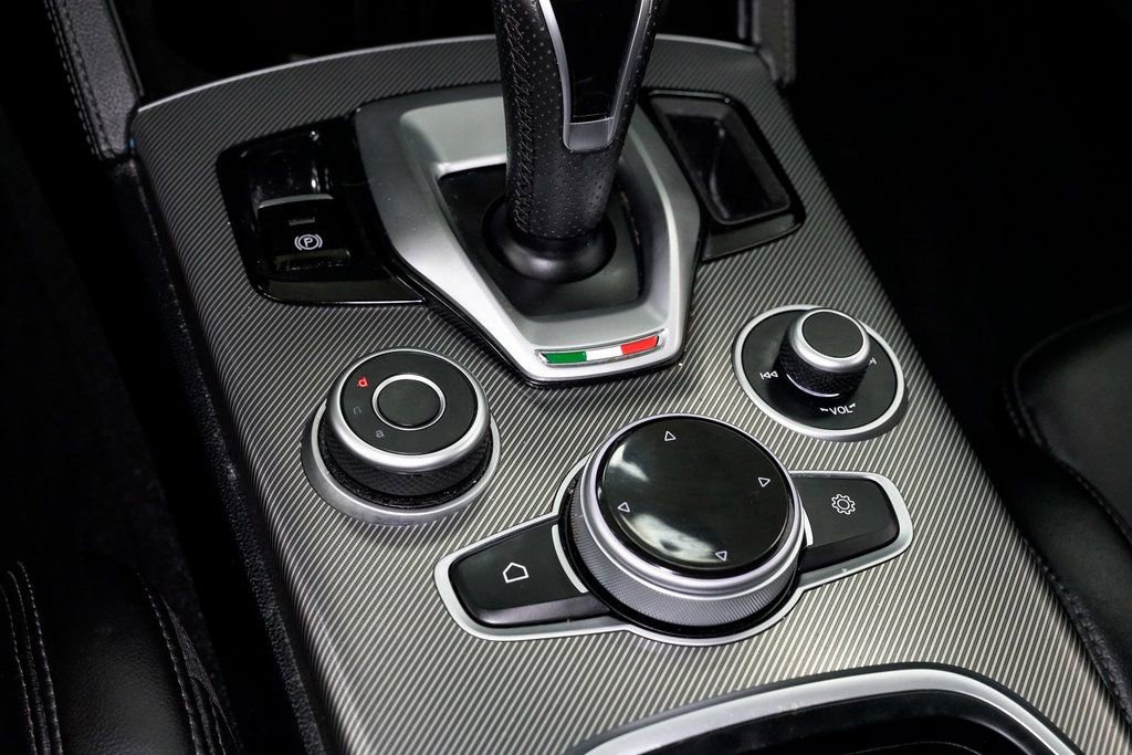 Used 2023 Alfa Romeo Stelvio Veloce image 21