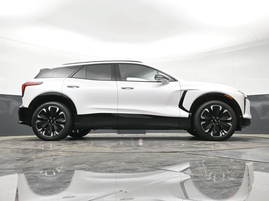 Used 2025 Chevrolet Blazer EV RS w/ Super Cruise Package AWD/4WD image 29