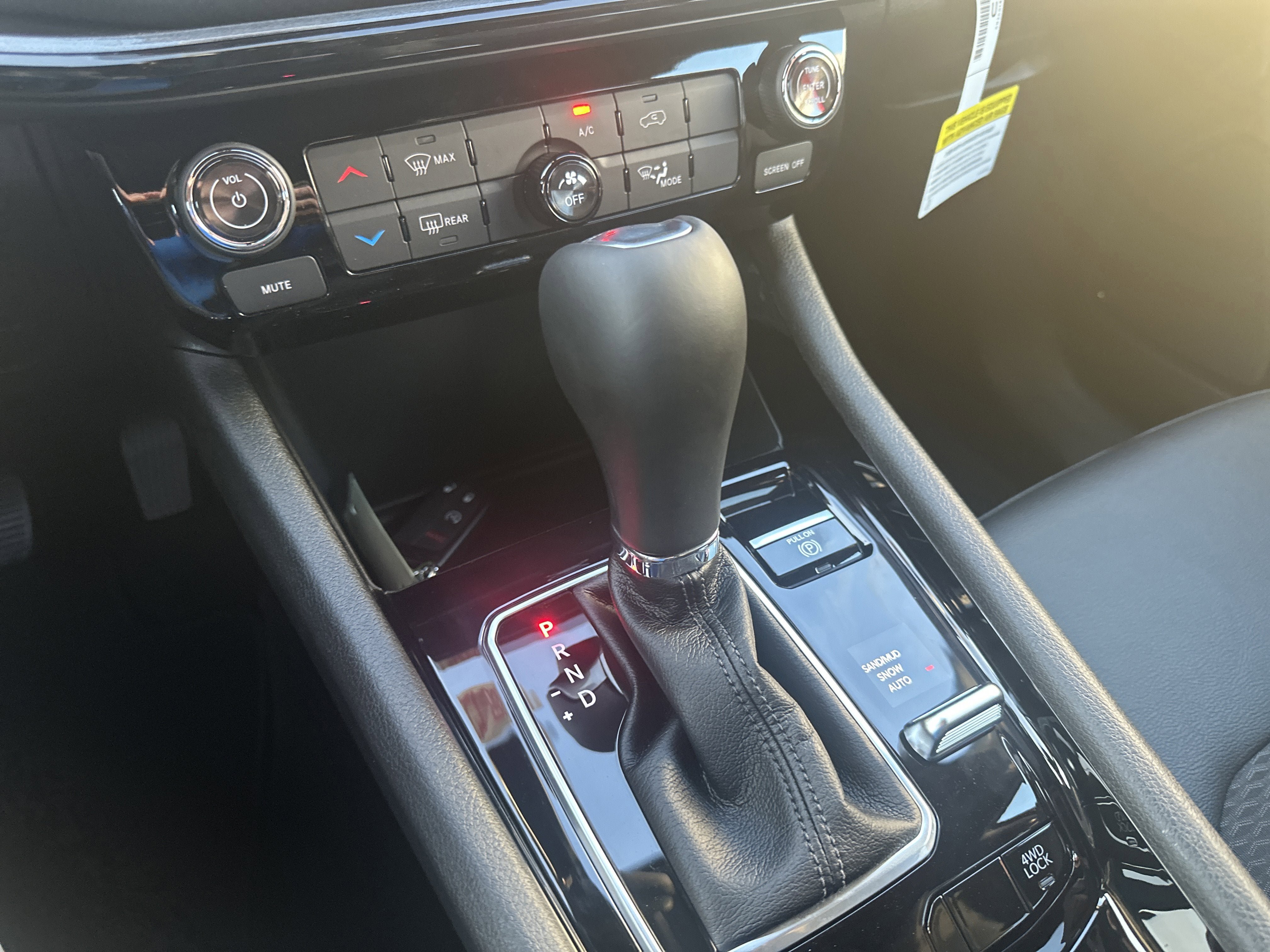 New 2026 Jeep Compass Latitude AWD/4WD image 31