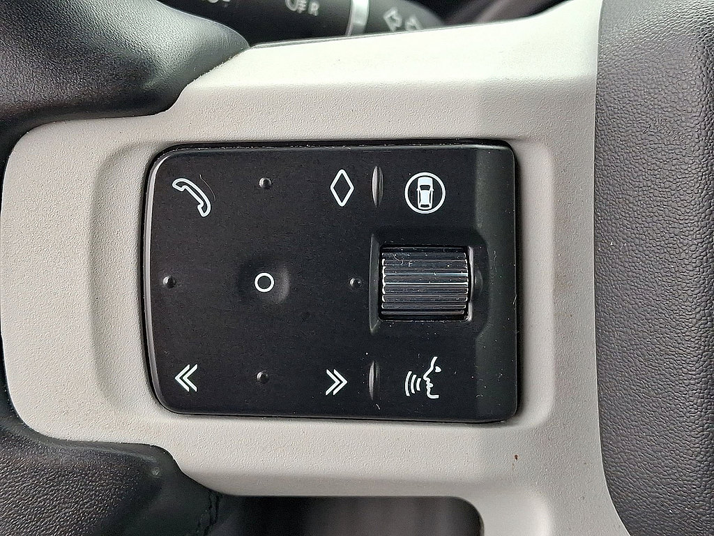 Used 2024 Land Rover Defender 90 X-Dynamic SE AWD/4WD image 23