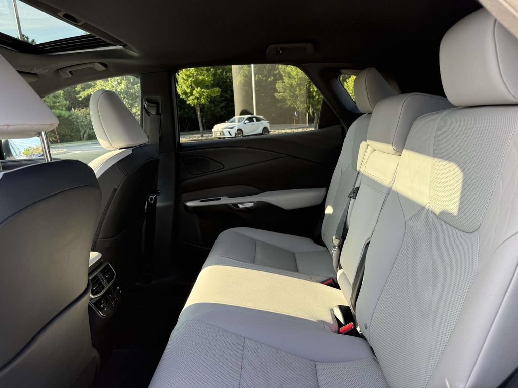 Used 2025 Lexus RX 350 Premium w/ Convenience Package AWD/4WD image 18