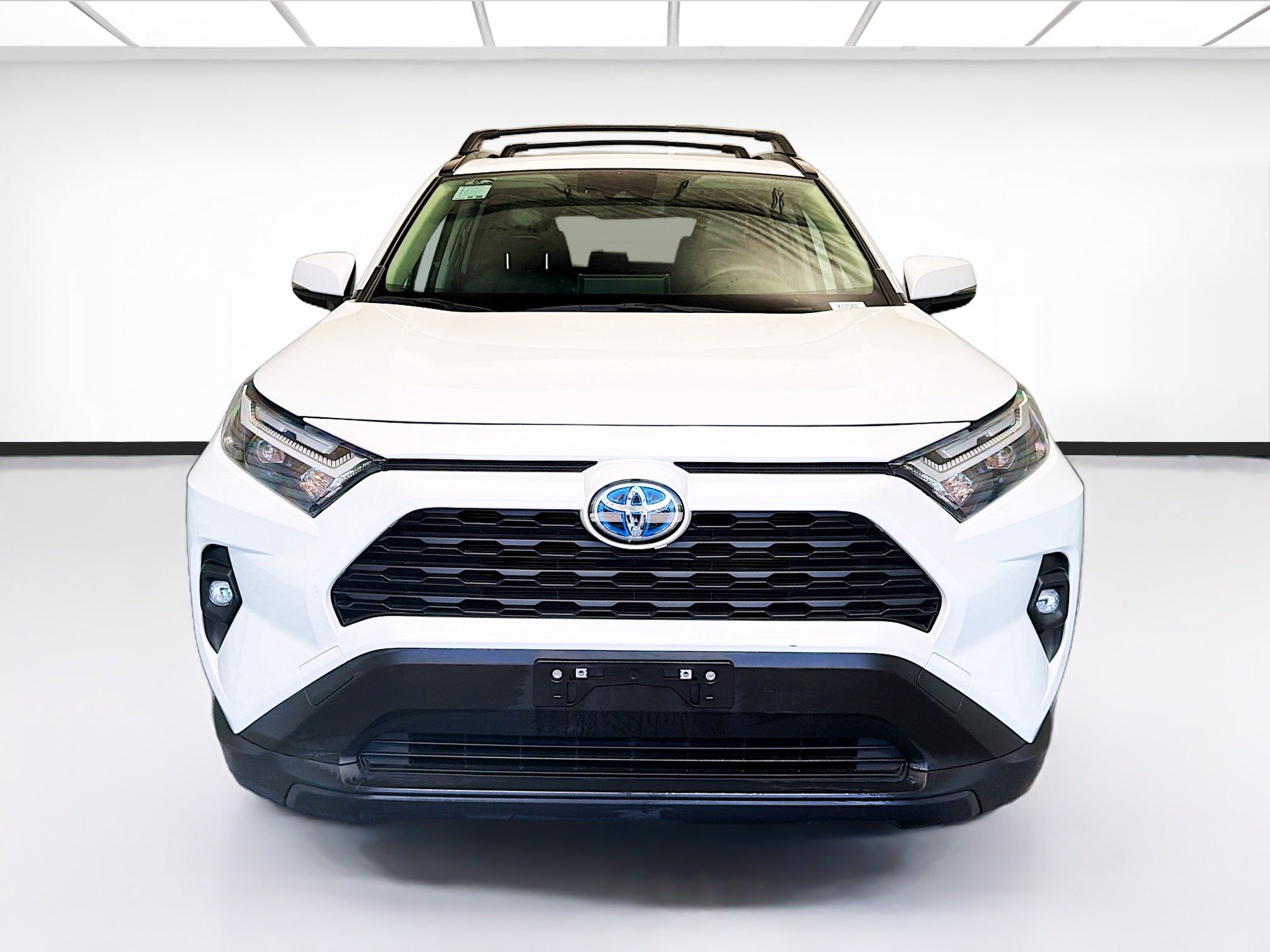Used 2023 Toyota RAV4 XLE Premium AWD/4WD image 2