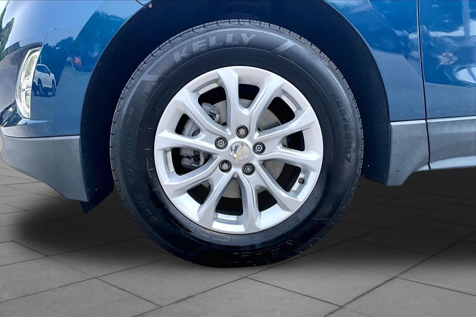 Used 2020 Chevrolet Equinox LT AWD/4WD image 11