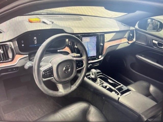 Used 2023 Volvo S60 T8 Plus image 4