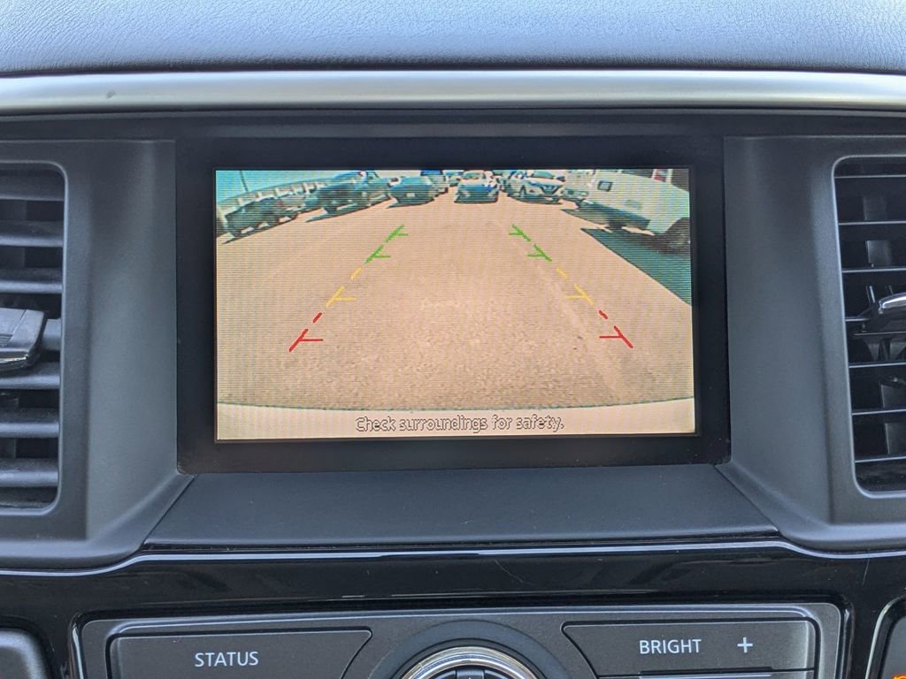 Used 2016 Nissan Pathfinder SV image 27