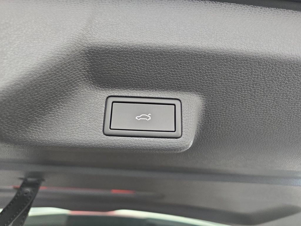 Used 2025 Volkswagen ID. Buzz Pro S Plus image 45