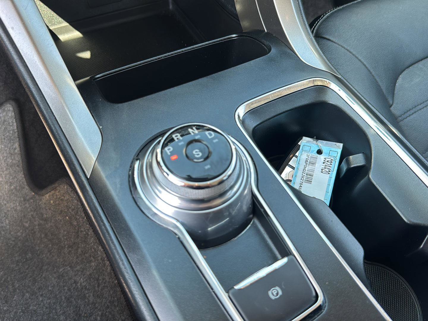 Used 2018 Ford Fusion SE image 25