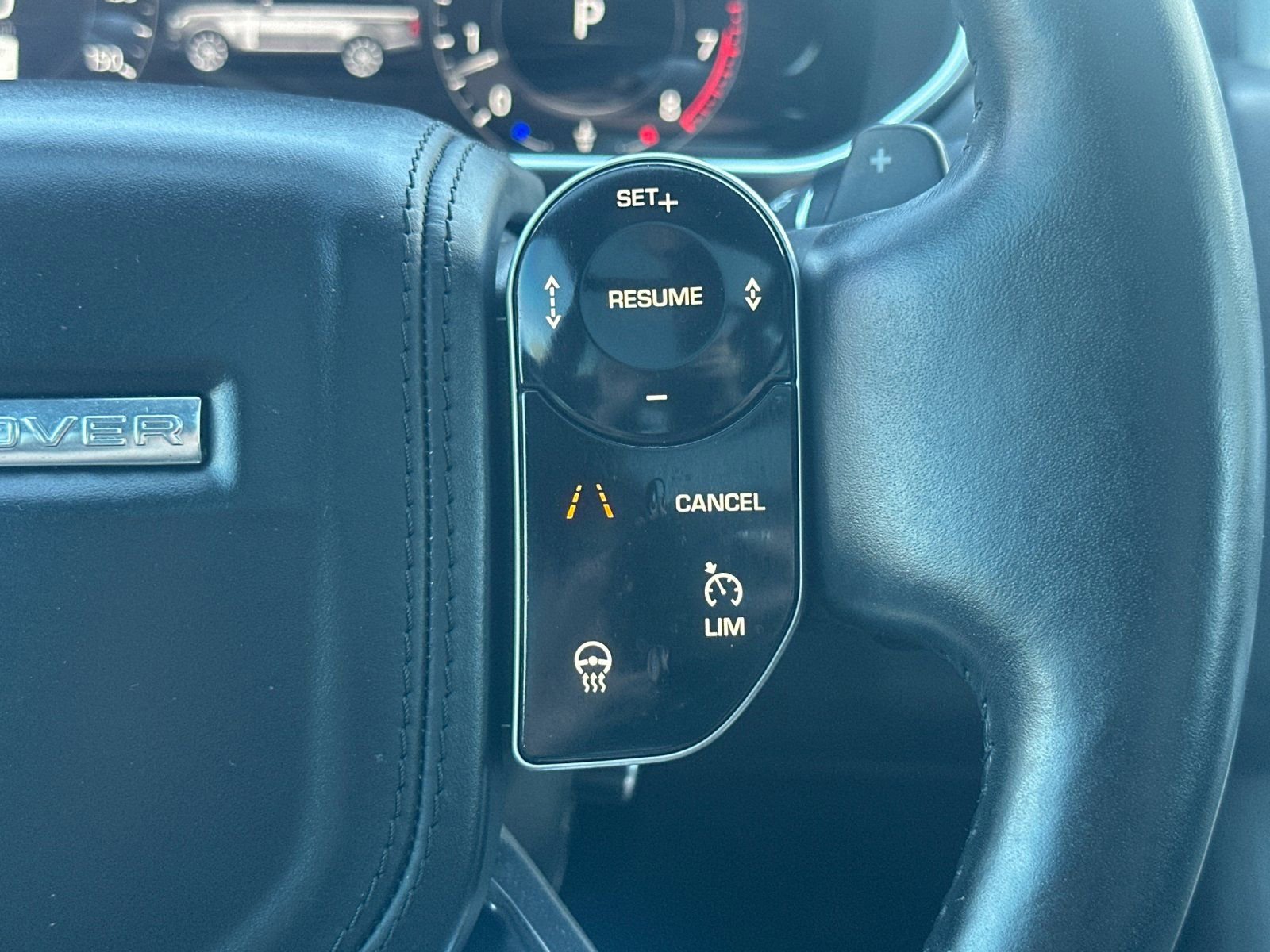 Used 2020 Land Rover Range Rover HSE image 28