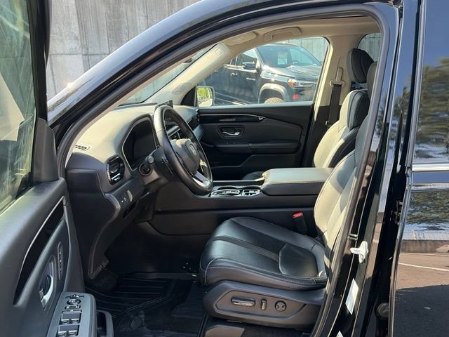 Used 2023 Honda Pilot Touring image 16