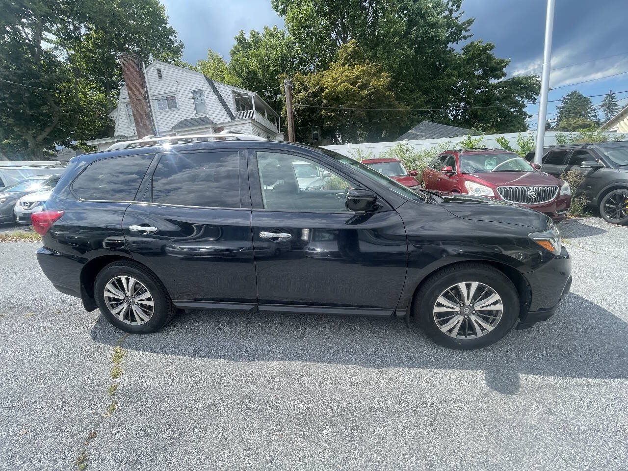 Used 2019 Nissan Pathfinder S AWD/4WD image 5