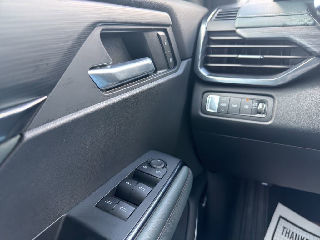 Certified 2025 GMC Acadia AT4 AWD/4WD image 22