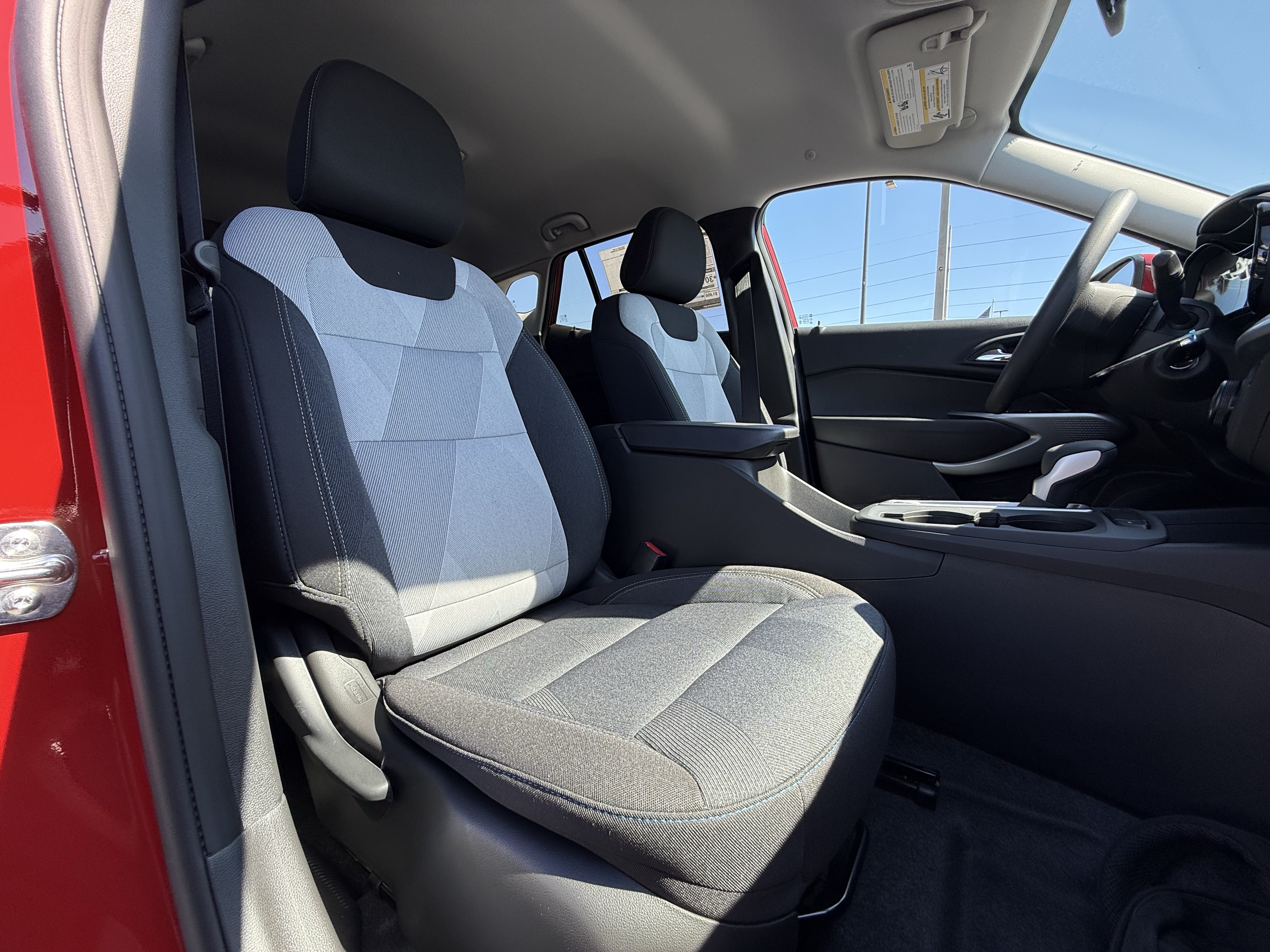 New 2026 Chevrolet Trax LS w/ LS Convenience Package FWD image 34