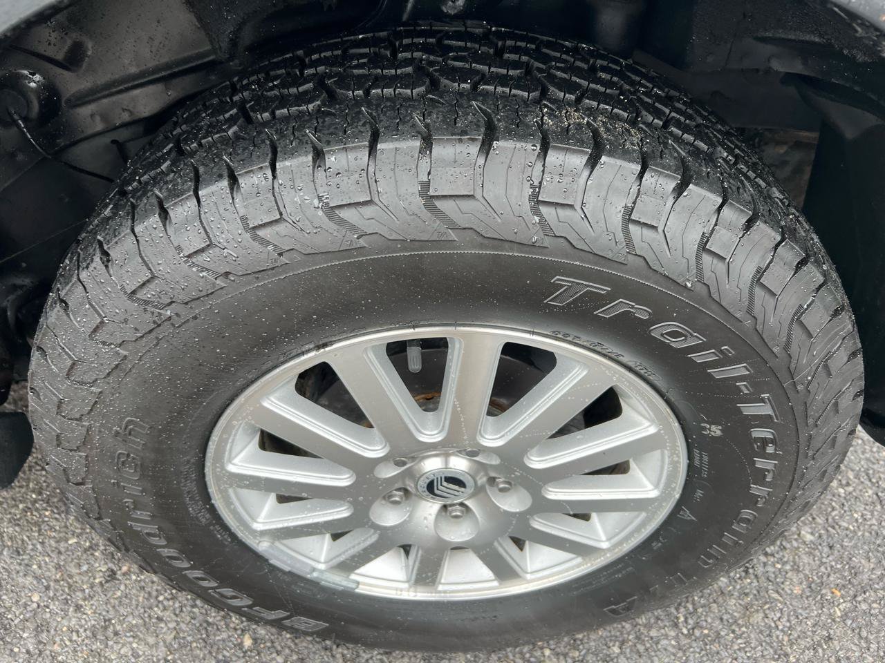 Used 2010 Mercury Mariner Premier FWD image 9