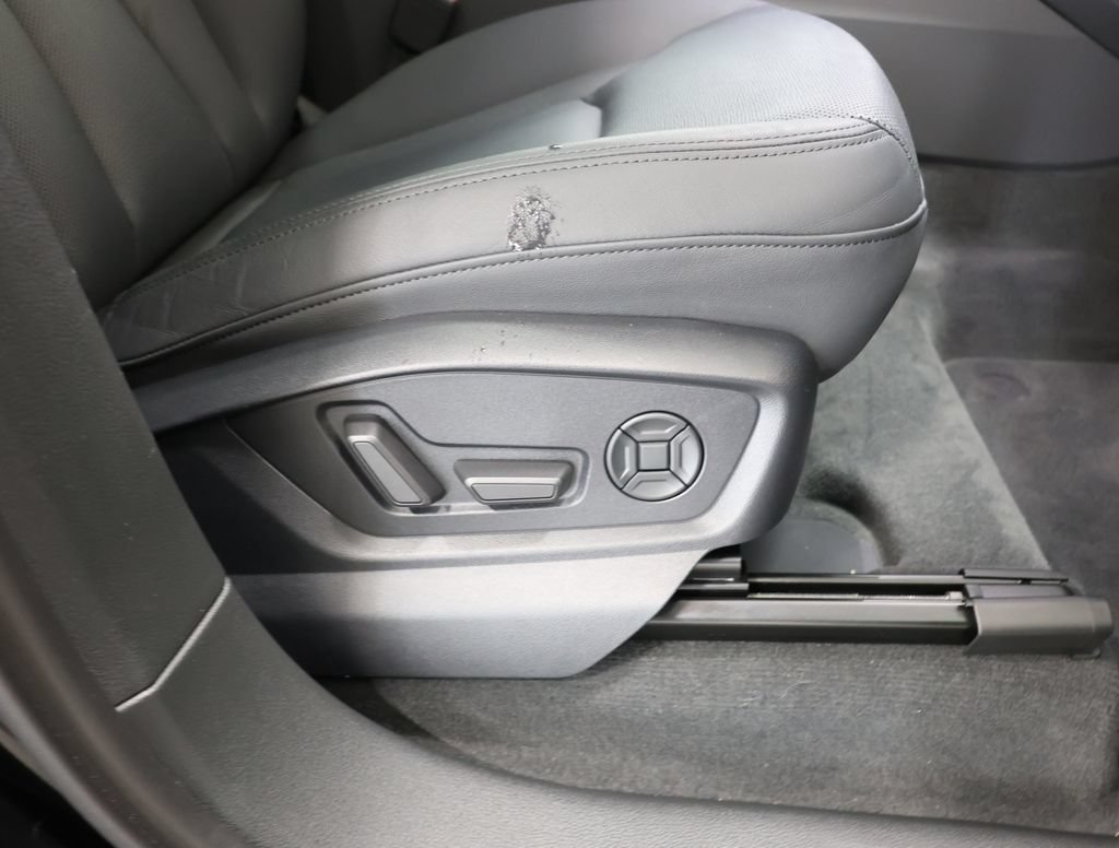 Certified 2024 Audi Q7 3.0T Prestige AWD/4WD image 22