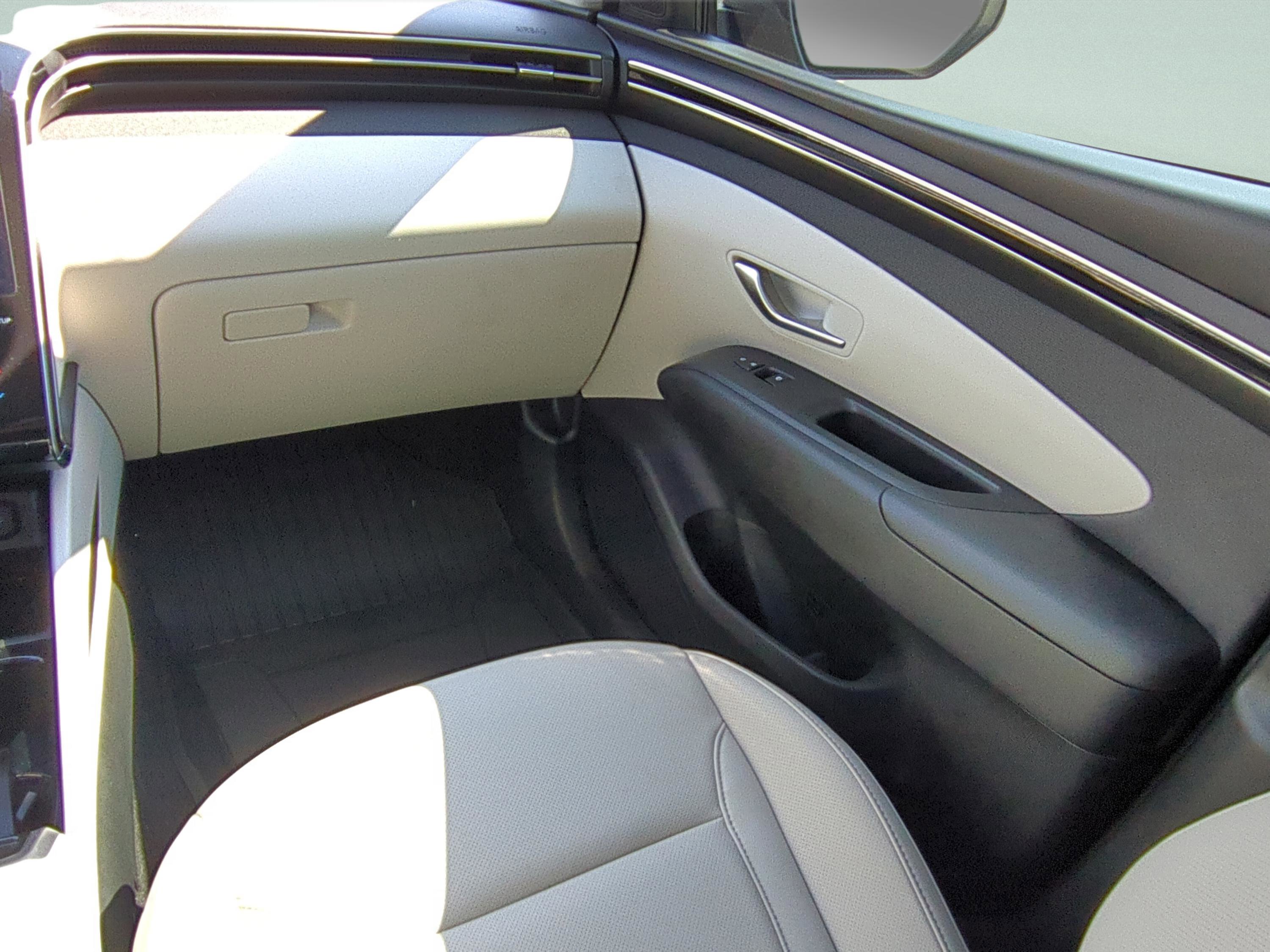 Certified 2024 Hyundai Tucson SEL w/ Convenience Package FWD image 16