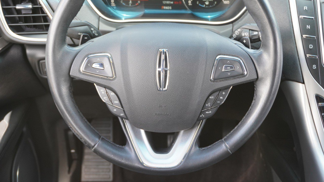 Used 2016 Lincoln MKX Premiere w/ Cargo Accessories Package FWD image 29
