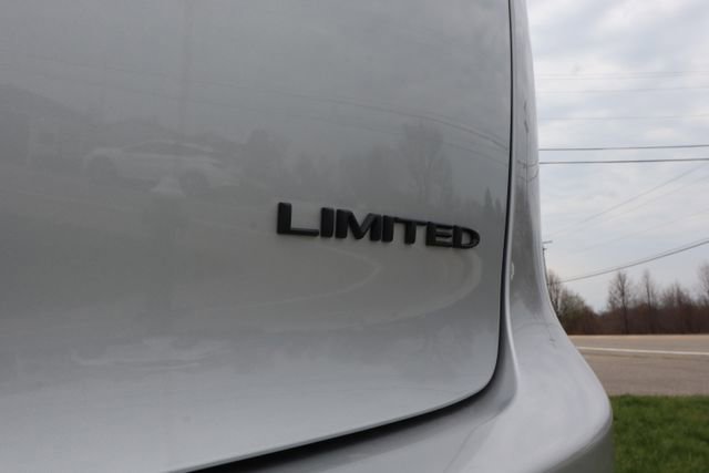 New 2026 Chrysler Pacifica Limited FWD image 39